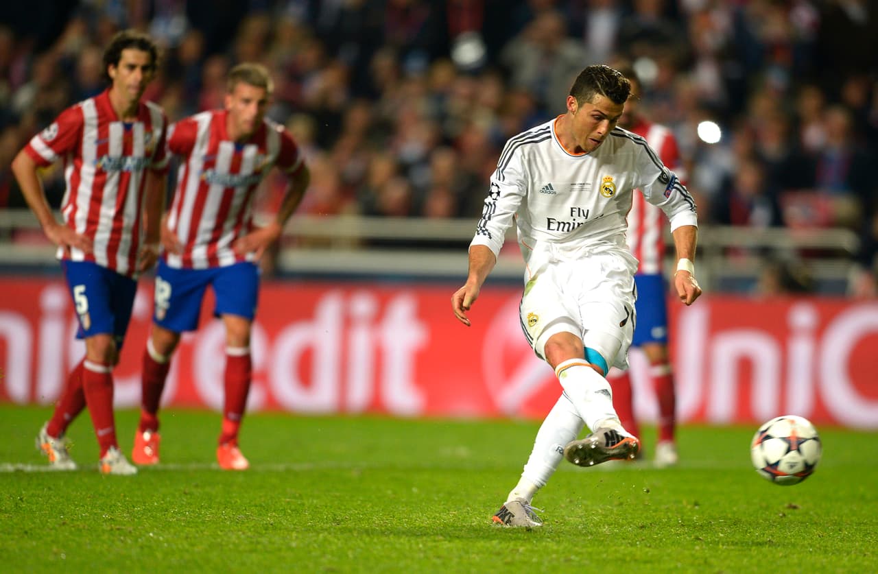 <b>La clase de Cristiano</b>
<br>- El dorsal ‘7’ del Madrid cobró de forma efectiva su tiro penal e hizo explotar las tribunas.