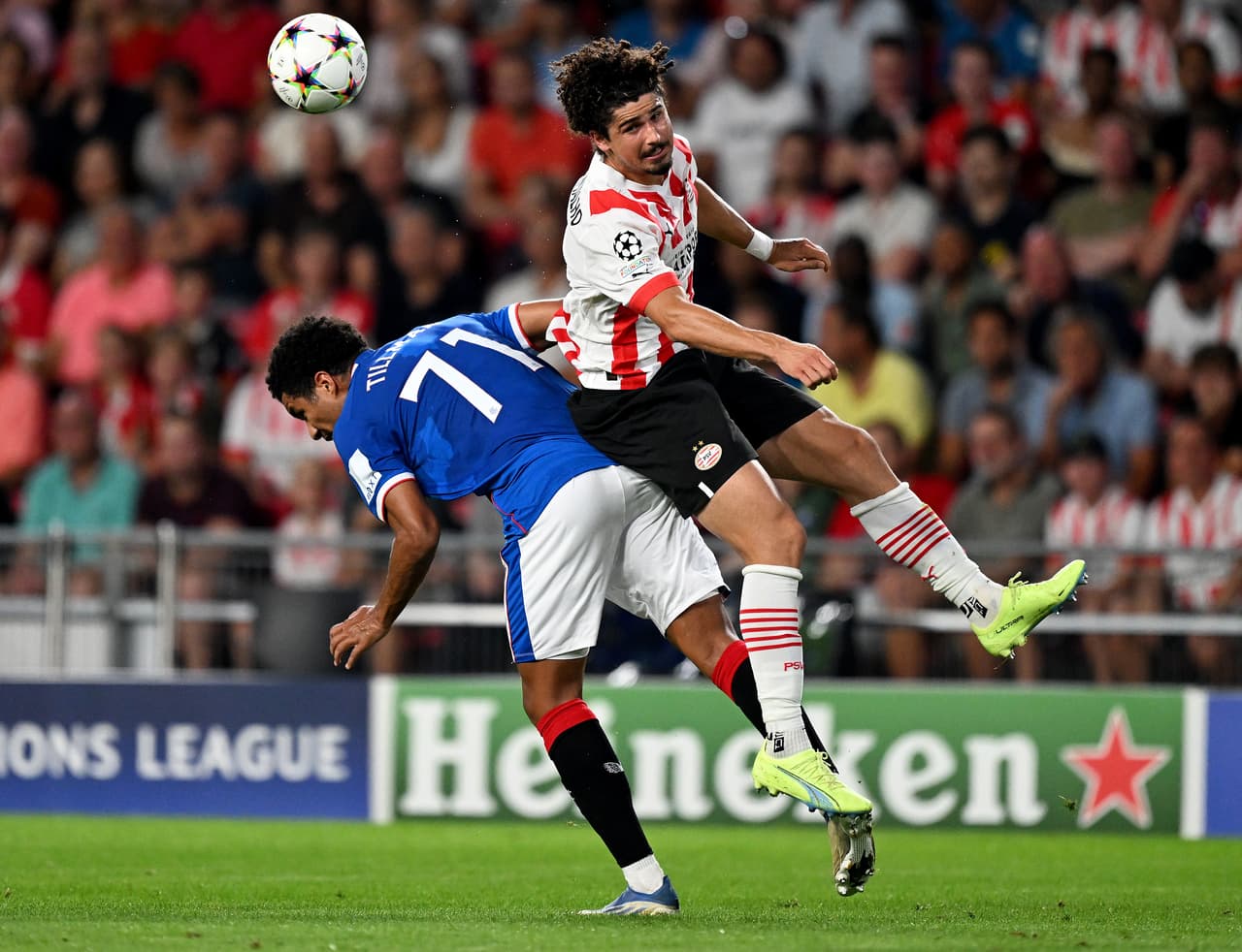 Rangers se impuso con un gol de Antonio Colak, quien aprovechó un error de la defensa del PSV Eindhoven.