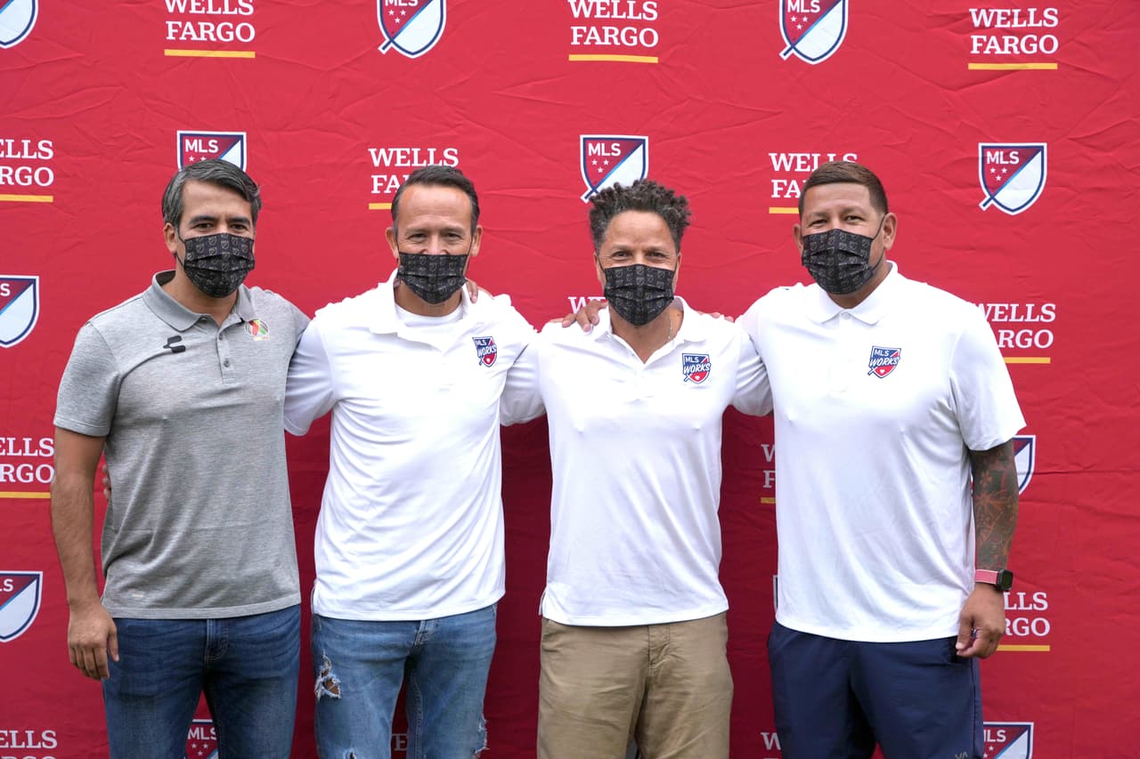 El domingo, exjugadores de la MLS como Cobi Jones y Nick Rimando y leyendas de la Liga MX como Pavel Pardo y Luis Hernández participaron del MLS Works Day of Service en el Banc of California Stadium.