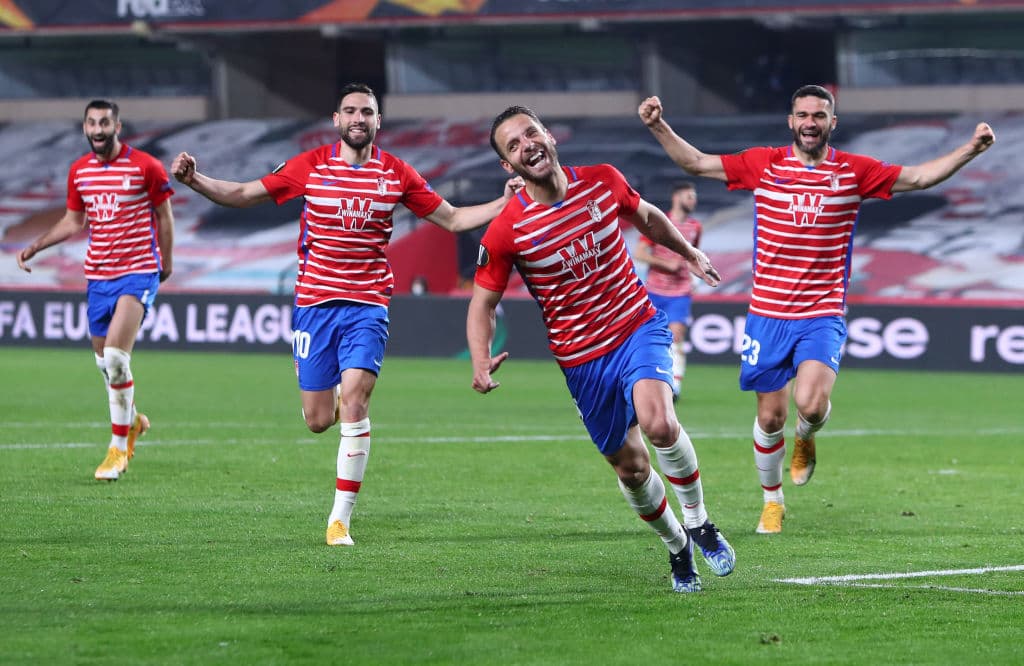 Granada aprovechó la localía y con goles de Molina (26’) y Soldado (75’) tundieron al Molde.