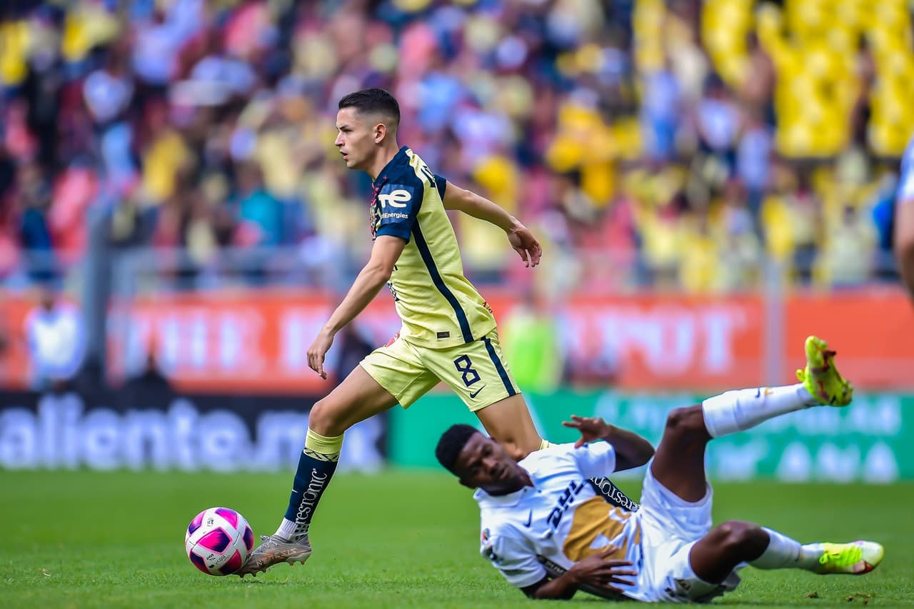 América recuperó el liderato a costa de unos Pumas que cometieron errores costosos y generaron poco en ataque.