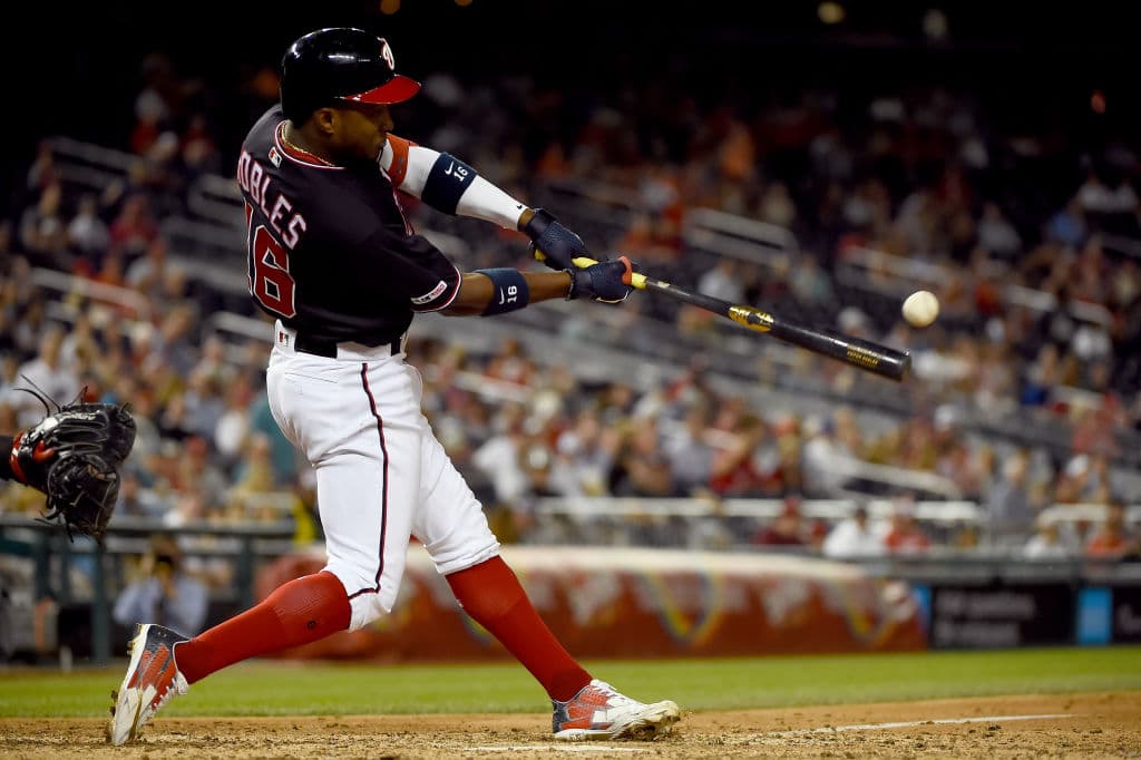 Por los Nationals, el dominicano Víctor Robles se fue de 4-2 con una carrera anotada y dos producidas.