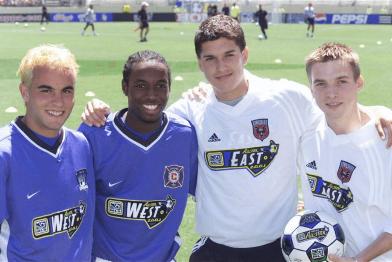 En el 2001 se siguió jugando en el mismo formato, en este año empataron el Este y Oeste, pero la actuación de Landon Donovan fue impecable, anotando un Hat-trick en los primeros 19 minutos.