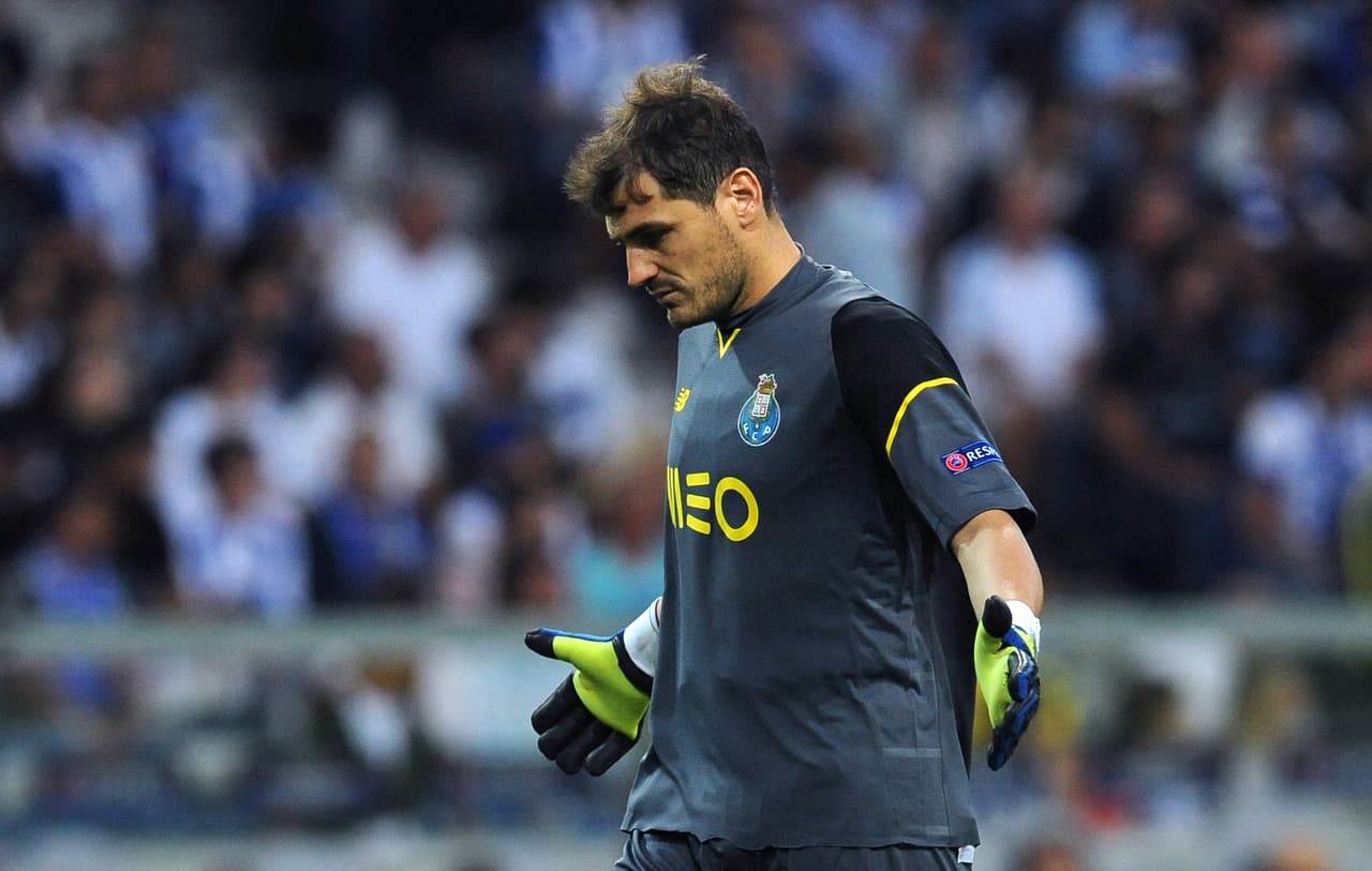 A Iker Casillas se le obligó pagar 2 millones de euros en sus últimos años con el Real Madrid. No fue el único, Xabi Alonso y David Villa también fueron investigados. El portero pudo salir bien librado a través de una consiliación.