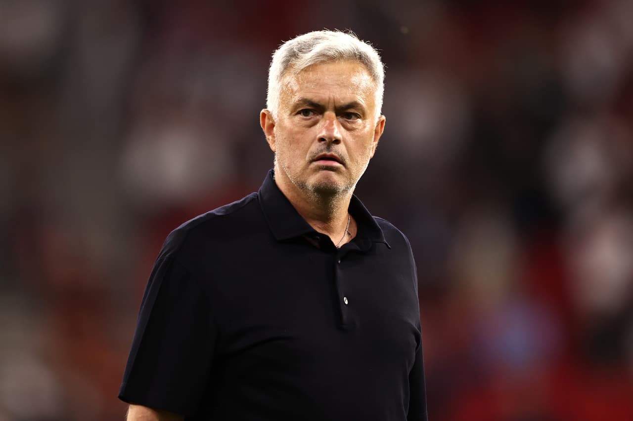 Roma sorprende y despide a José Mourinho como entrenador