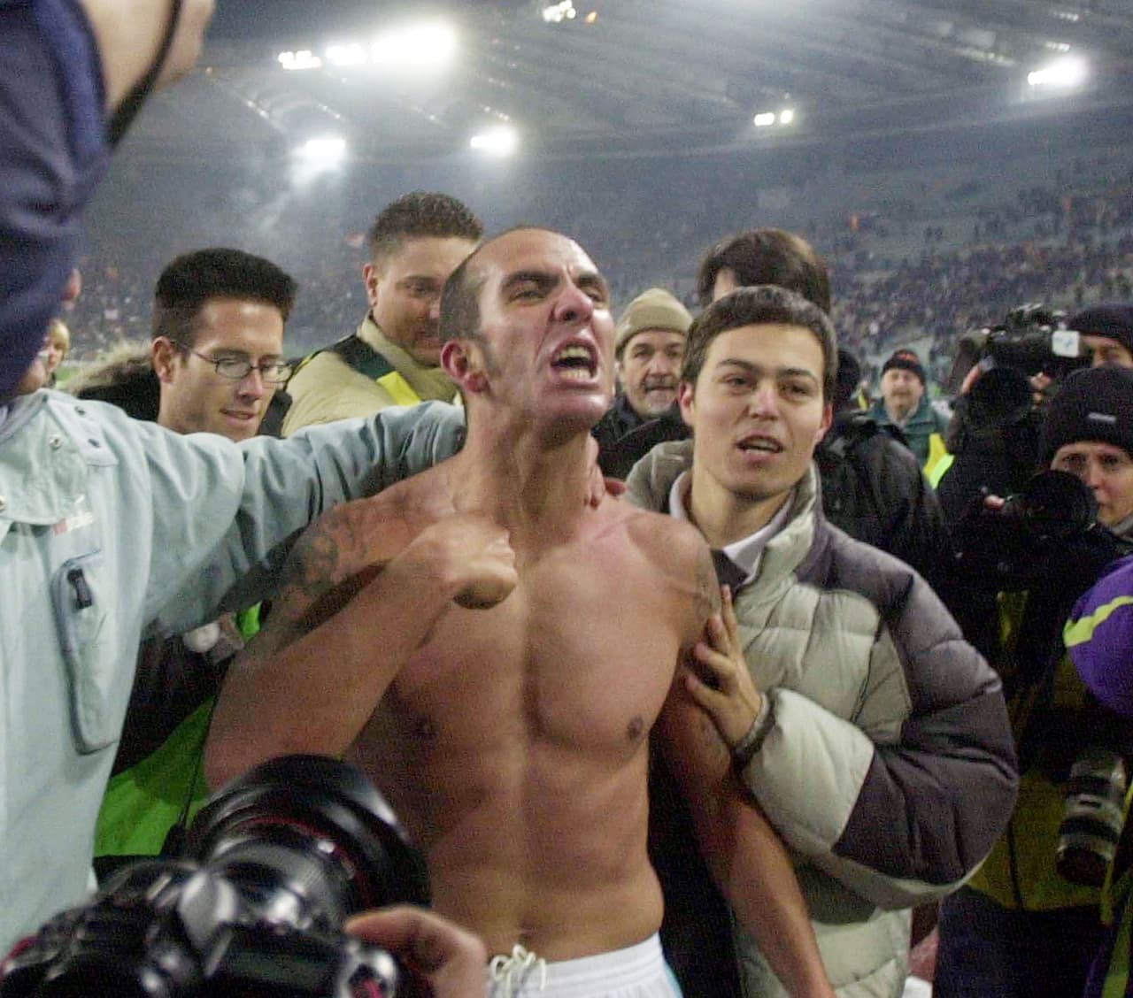 20. Paolo di Canio: no solo su temperamento es motivo de odio entre los aficionados del fútbol, sino que su reconocido gusto por los movimientos facistas en Italia.