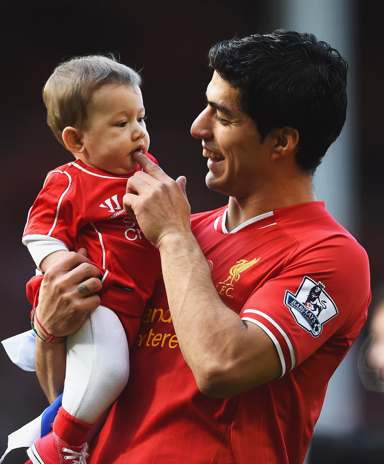 Suárez está casado desde 2009 con Sofia Balbi, con la que tiene dos niños: Delfina y Benjamín, de 6 y 3 años, respectivamente.