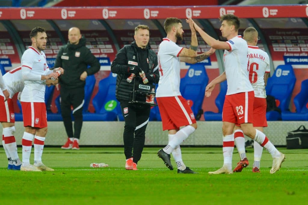Polonia 2-0 Ucrania | Piatek (40’) y Moder (63’) marcaron los del triunfo en el Estadio de Silesia. Polonia se enfrentará a Italia en la quinta fecha de la competición europea.