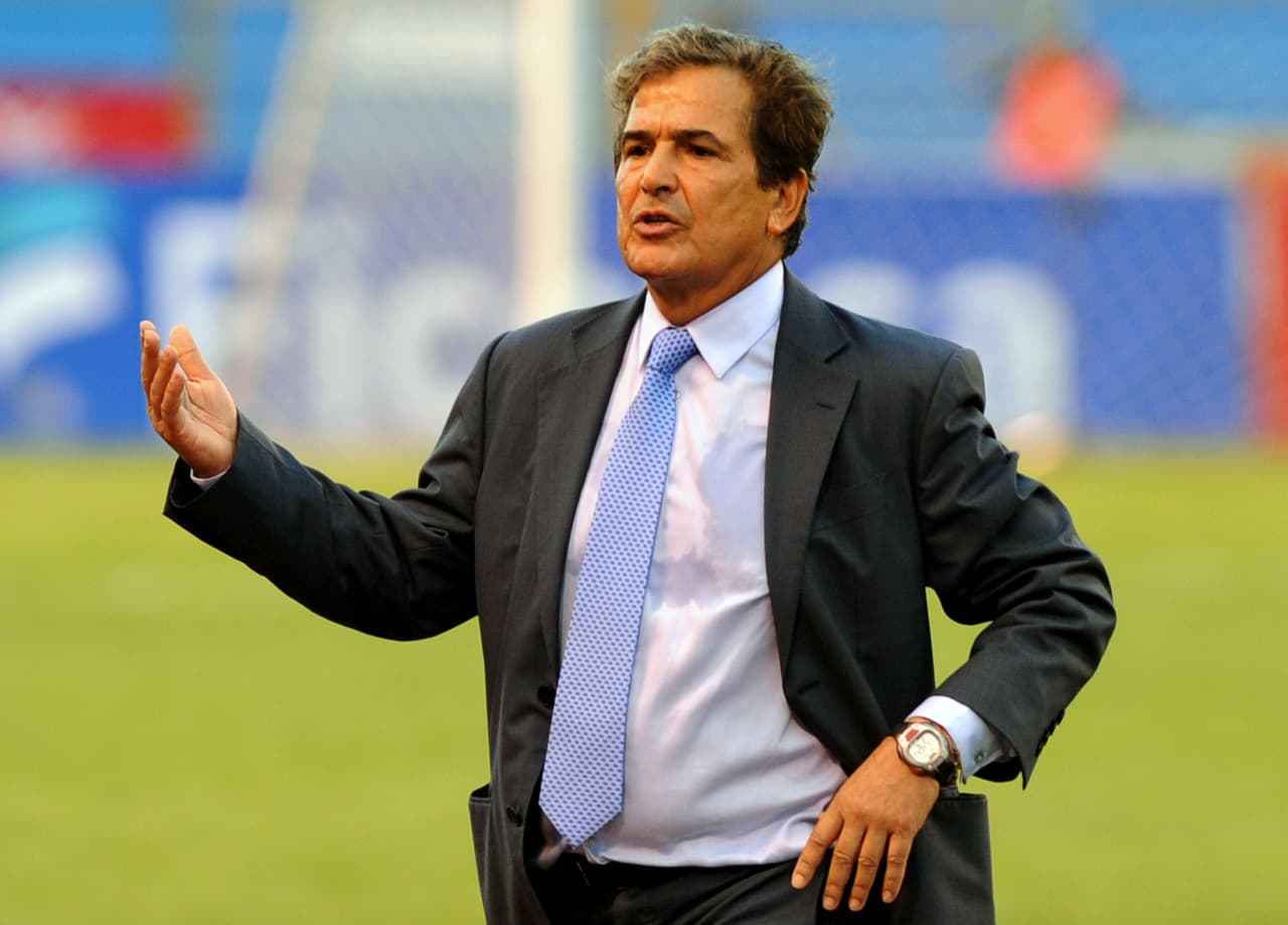 El colombiano Jorge Luis Pinto está aún activo y muchos de sus exdirigidos han criticado sus métodos. En su país y luego en Costa Rica, los jugadores seleccionados advirtieron que muchas de las actitudes de Pinto fueron exageradas en su búsqueda por mantener la disciplina. Ahora dirige a Honduras.