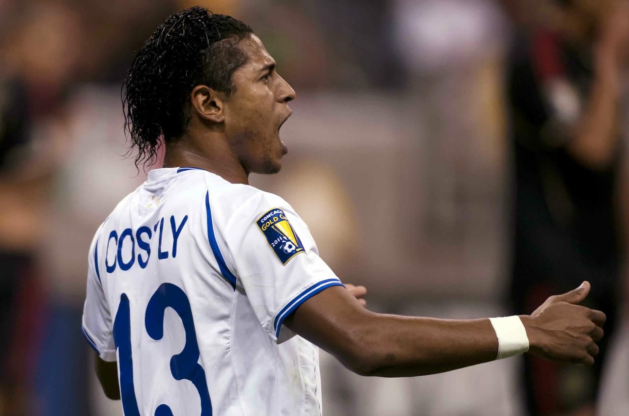 Otro delantero que le ha dado dolores de cabeza a la defensa y porteros de México es Carlo Costly. El hondureño fue una especie de cambio generacional con Pavón y también heredó los goles ante los aztecas.