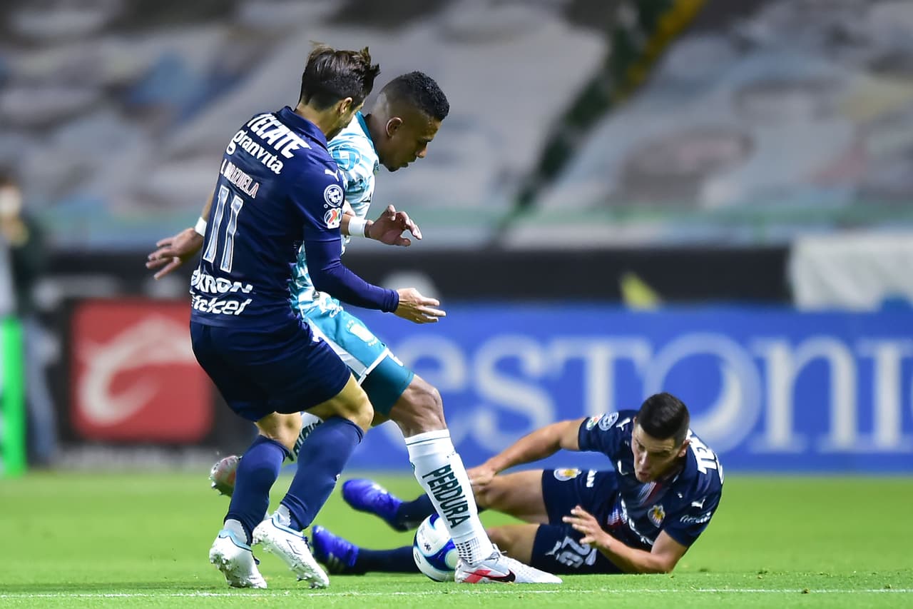 Con goles de Jesús Sánchez, José Macías y Alejandro Mayorga, Chivas vence 1-3 a León de visita y se adueña de los puntos. Chivas avanza hasta la posición número 11 y León se queda en el sótano con la quinceava plaza con cuatro unidades.