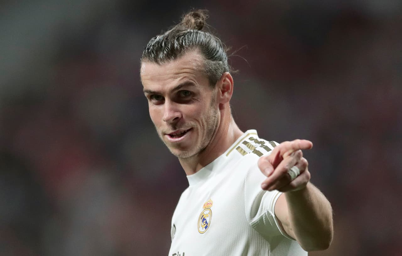Gareth Bale regresó tocado de una rodilla a la sede deportiva del Madrid