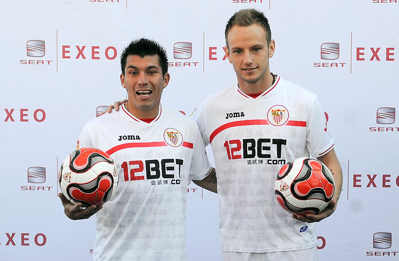 El juvenil croata Iván Rakitic llegó al Sevilla en 2011 en medio de la expectativa por su trabajo con Schalke y como compañero en la volante del chileno Gary Medel, brillante en el Mundial de 2010.