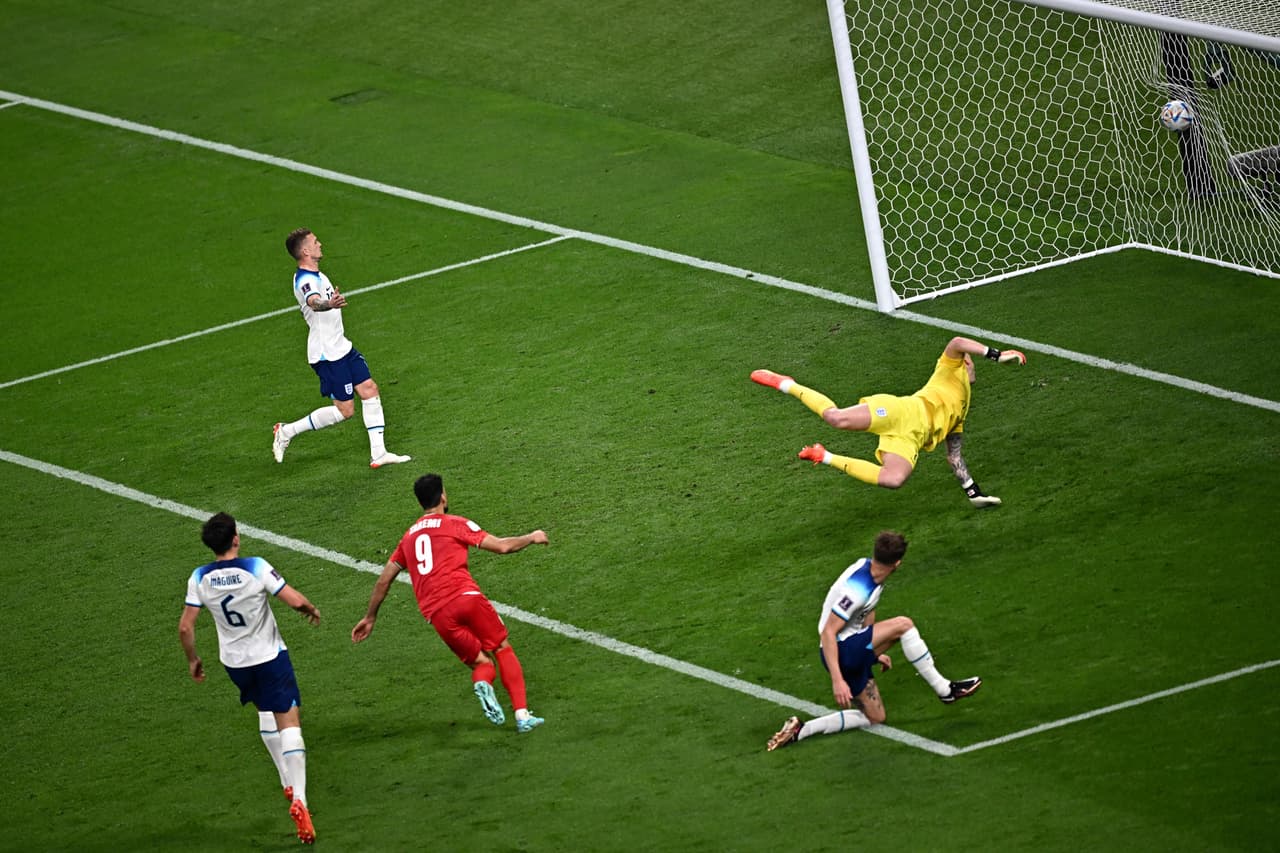 La Selección de Inglaterra luce con goleada ante Irán en el arranque de la actividad del Grupo B.