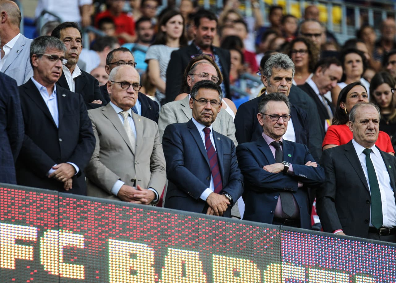 El presidente Josep María Bartomeu trabaja a contrarreloj para darle a la exigente afición blaugrana un fichaje galáctico.