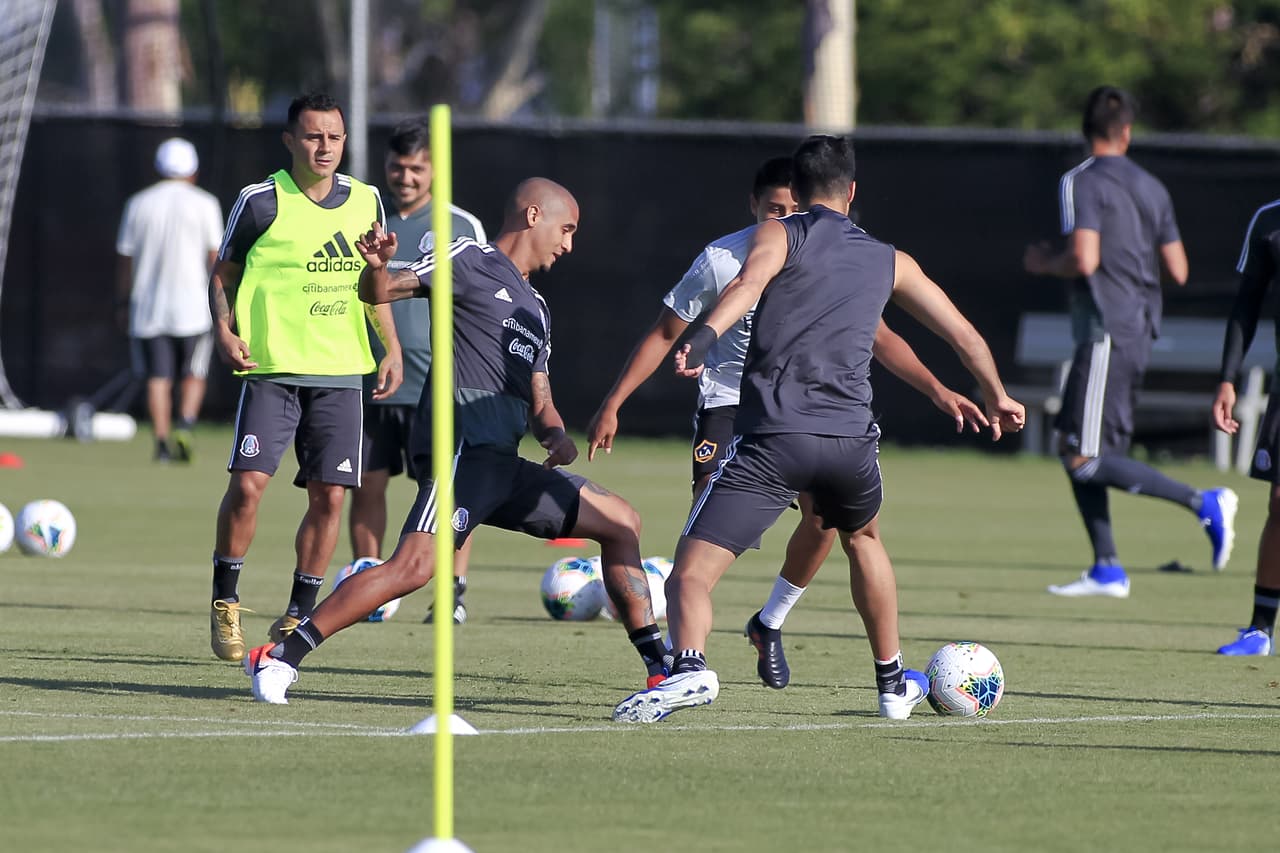 La Selección Mexicana realiza sus últimos ajustes en Los Ángeles (California) con miras a su debut, el primer partido en un torneo oficial con Gerardo Martino como técnico, contra Cuba por el Grupo A de la Copa Oro.