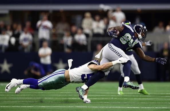 <b>Segundo cuarto: </b>Defensiva de los Cowboys frena a Seattle cuando Wilson buscaba a Baldwin. Seahawks se coformaron con 6 puntos.
<b> (Cowboys 3-6 Seahawks) </b>
