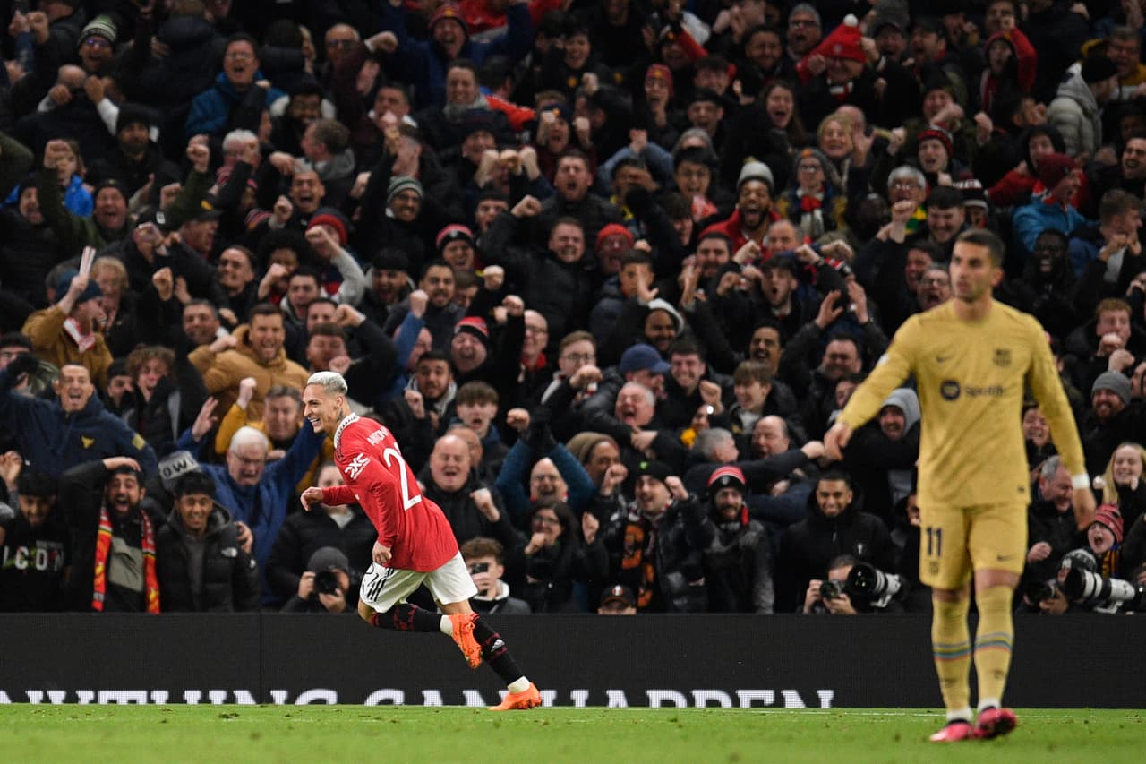 Manchester United remontó y eliminó al Barcelona en los Playoffs de la UEFA Europa League en partido de vuelta disputado en Old Trafford.