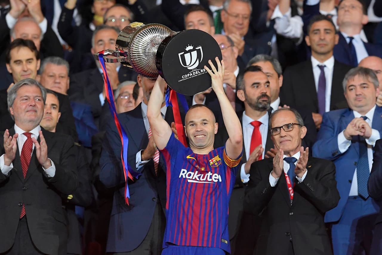 Barcelona se coronó campeón de la Copa del Rey luego de golear 5-0 en la final al Sevilla con una actuación que lució como una despedida para el español Andrés Iniesta.