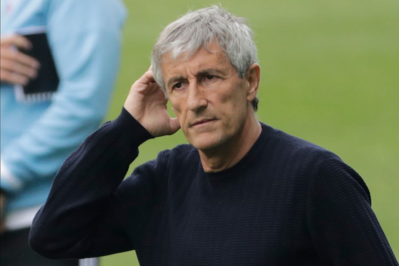 Quique Setién | Lo presentaron como timonel el 14 de enero del 2020. Duró siete meses en el cargo.