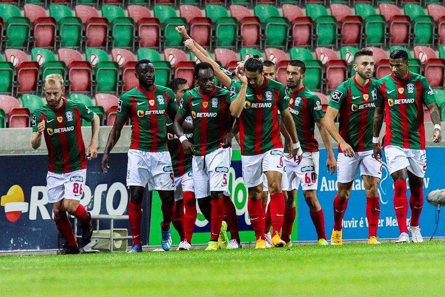 El Porto se impone a Marítimo 2-1, cerrando la Jornada 20 de la Liga de Portugal. Los goles para los 'Dragones Azules' corrieron a cargo de Matheus Uribe al minuto 14 y un penal de Otavio da Silva Monteiro al minuto 94, ayudó a que el equipo sumara los 3 puntos. Jesús 'Tecatito' Corona jugó los 90 minutos.