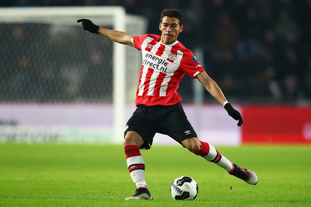 Héctor Moreno jugó del 2007 al 2010 con el AZ Alkmaar y de 2015 a 2017 con el PSV.