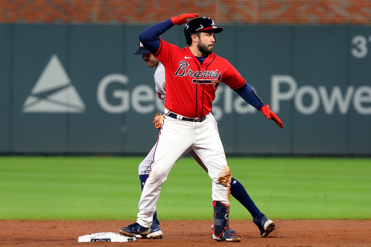 Travis d’Arnaud conectó imparable en la parte baja de la segunda entrada y aunque llegó hasta segunda base, Luis García apagó el fuego con dos outs y dos bases ocupadas.