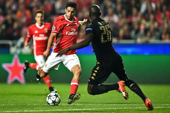 Raúl Jiménez anota en derrota del Benfica ante Napoli