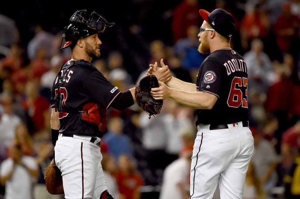 Sean Doolittle sacó los últimos dos outs para su décimo tercer salvamento en 15 oportunidades.