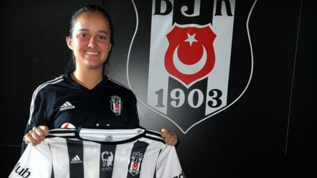 Futbolista mexicana del Besiktas ayuda a damnificados tras sismo en Turquía