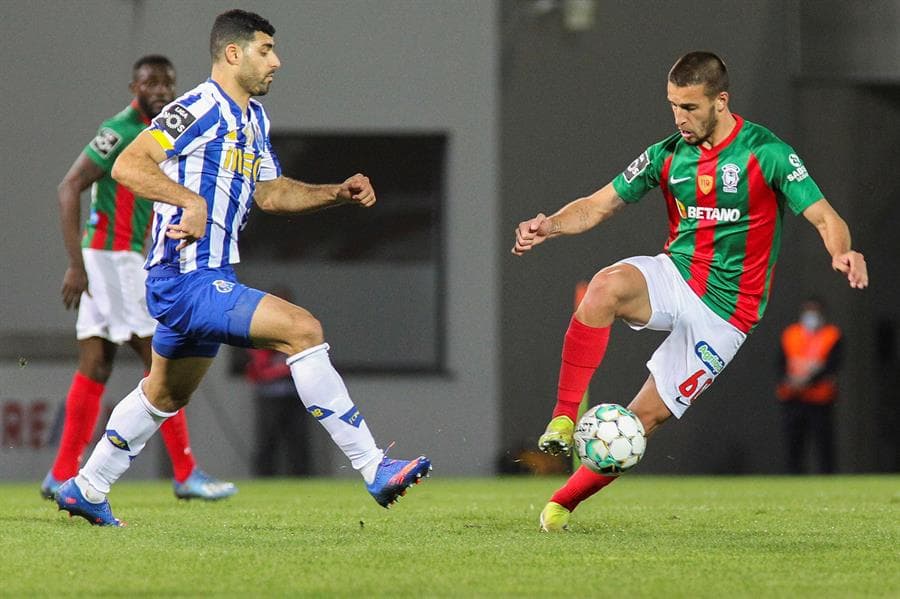 El Porto se impone a Marítimo 2-1, cerrando la Jornada 20 de la Liga de Portugal. Los goles para los 'Dragones Azules' corrieron a cargo de Matheus Uribe al minuto 14 y un penal de Otavio da Silva Monteiro al minuto 94, ayudó a que el equipo sumara los 3 puntos. Jesús 'Tecatito' Corona jugó los 90 minutos.