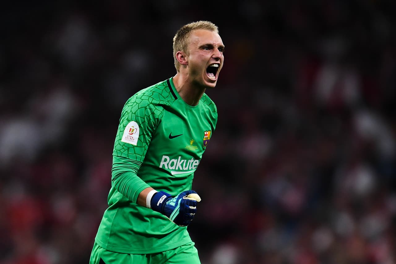 A la sombra de ter Stegen en el Barcelona, Jasper Cillessen estaría pensando en buscar más minutos. El Napoli surge como una posibilidad para el portero holandés.