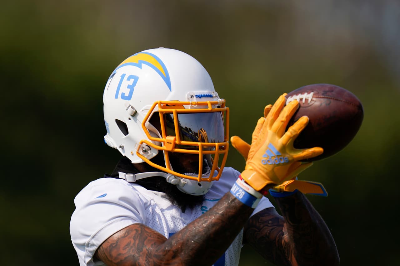 <b>Los Angeles Chargers</b>
<br>Tyrod Taylor sabe jugar y puede llevar a su equipo al Super Bowl, así como su defensa que se ha pulido con los años y éste podrían volverse en una fuerza dominante y determinante.