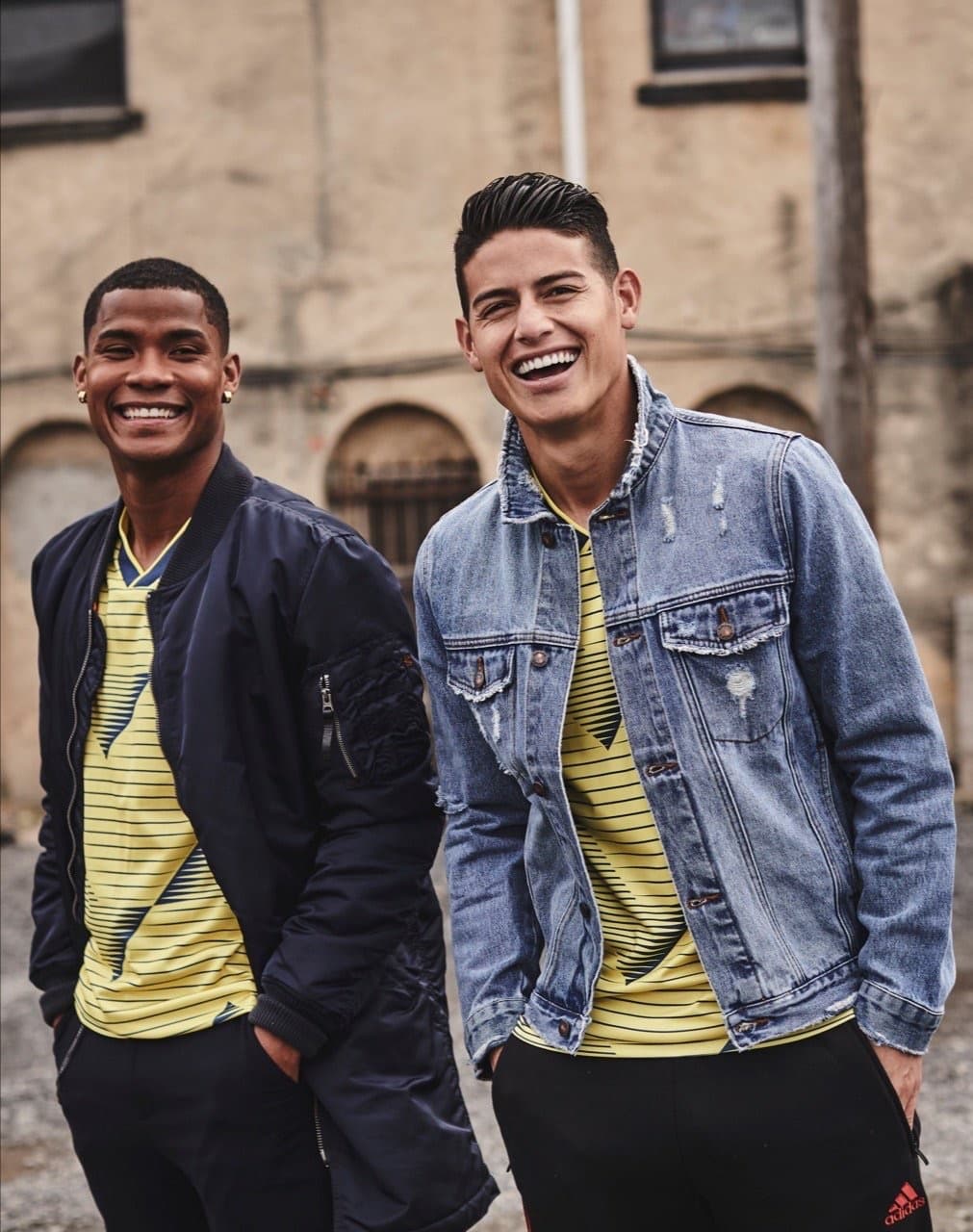 ¡Alegría! Este martes la marca alemana hizo oficial la nueva playera con la que Colombia enfrentará los próximos amistosos ante Japón y Corea del Sur, así como la Copa América 2019, con unas particulares fotografías con protagonismo de James Rodríguez, David Ospina, Juan Guillermo Cuadrado, Wilmar Barrios y Santiago Arias.