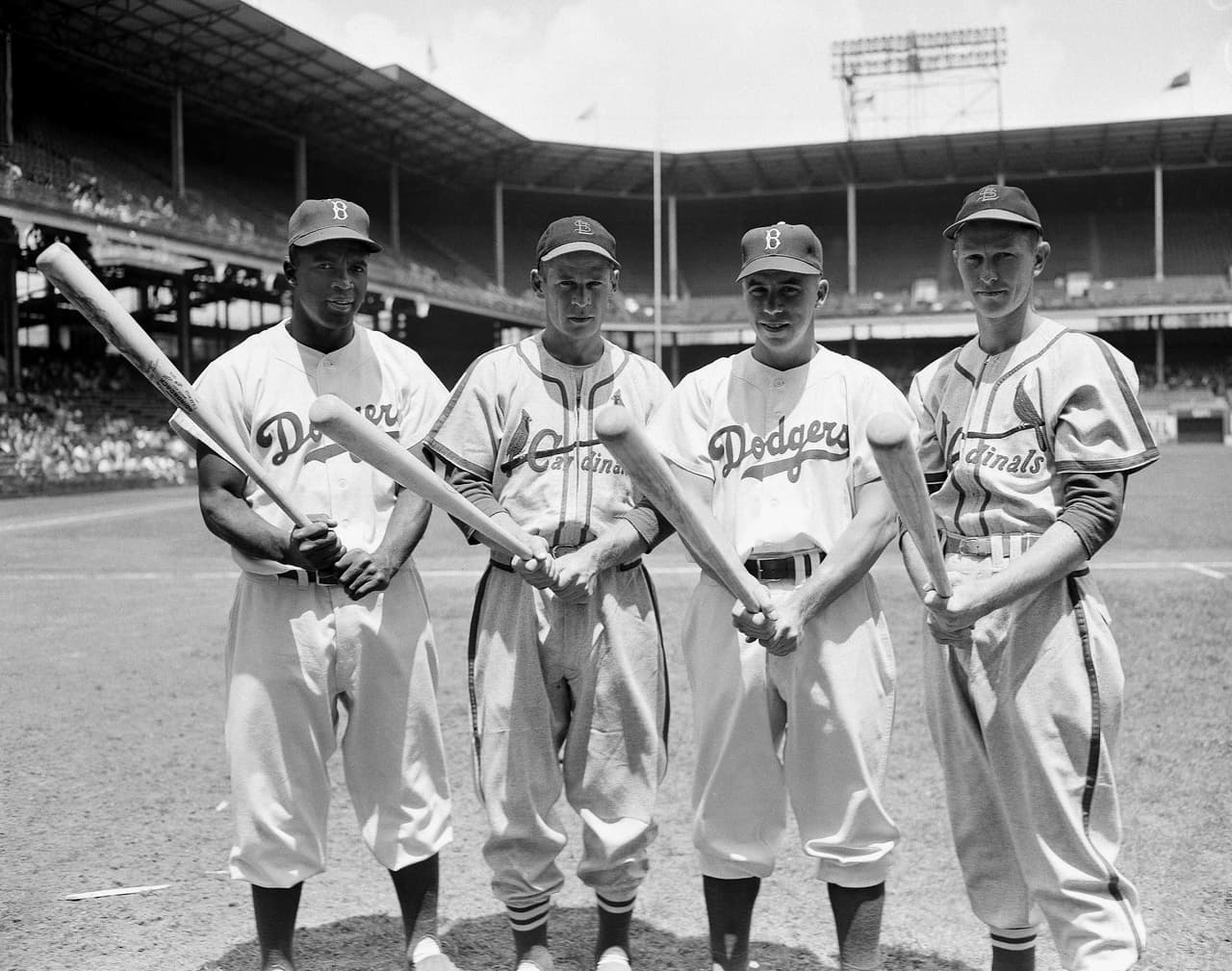 Ese gesto de Reese con Robinson se convirtió en todo un ícono de la MLB e incluso hay una estatua de ese momento en Coney Island.