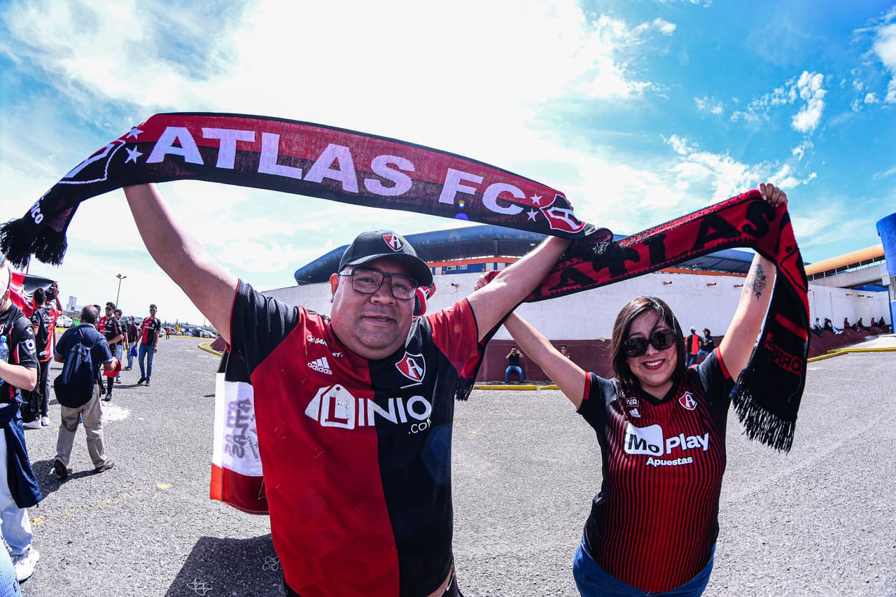 Fans de Atlas y Pachuca llegaron desde varias horas antes al Estadio Hidalgo para poner el ambiente y el color de cara a la Gran Final del Grita México C22 que entregará un Bicampeón o un nuevo monarca de Liga MX.
