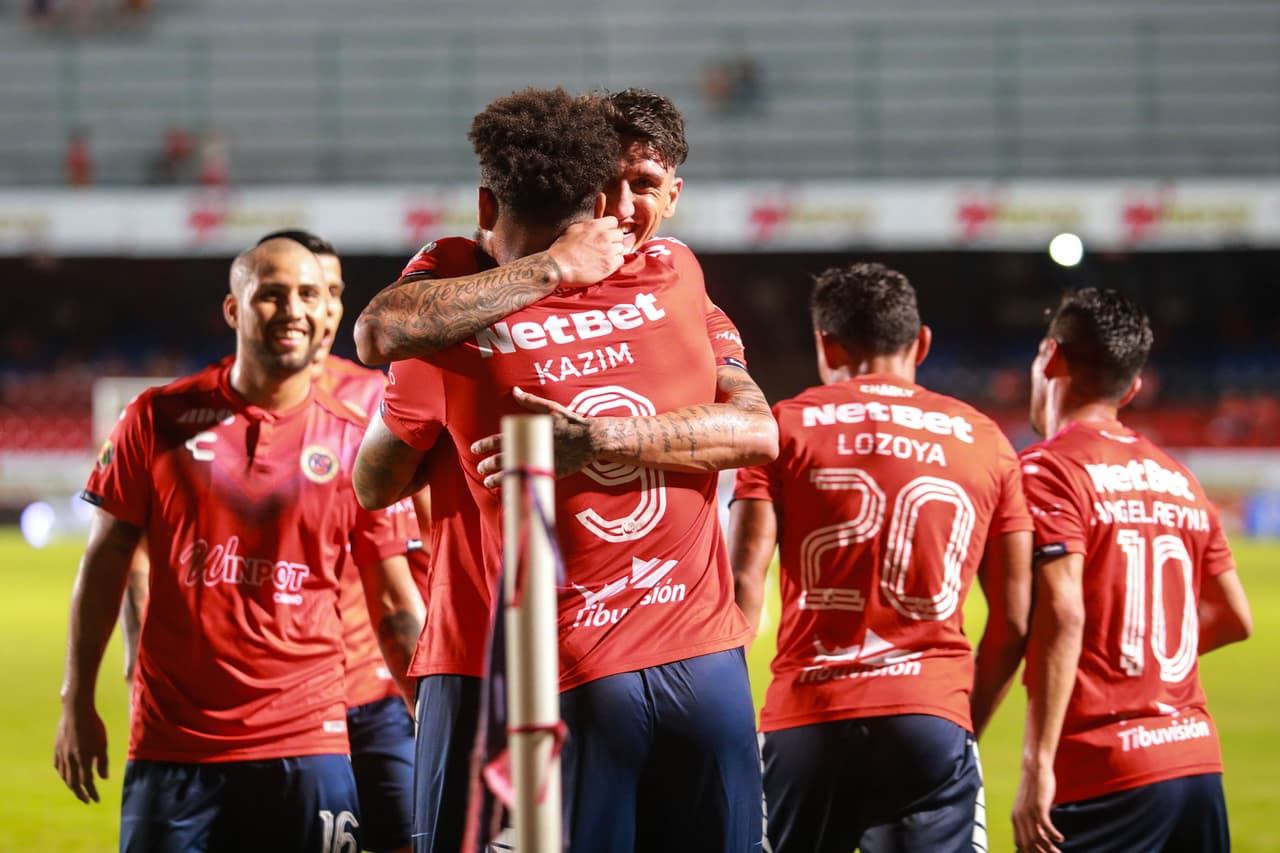 Colin Kazim Richards marcó al 49’ para los locales.