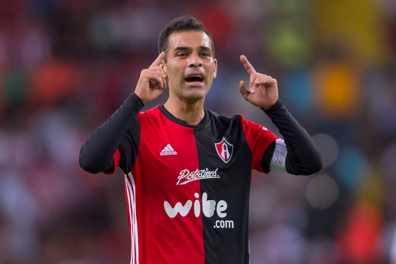 Finalmente, Márquez dejó el campo a los 90 minutos e ingresó en su lugar Édgar Zaldivar. Lo hizo en medio de una sonora ovación de propios y extraños.