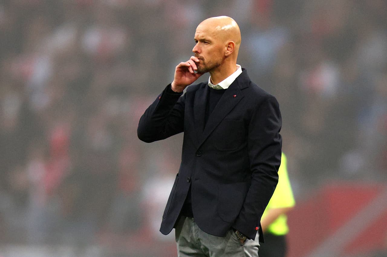 Edson Álvarez metió el quinto gol que redondeó la goleada del Ajax sobre un triste Heerenveen que solo fue comparsa para que alcen un nuevo título de Eredivisie pese al triunfo del PSV.