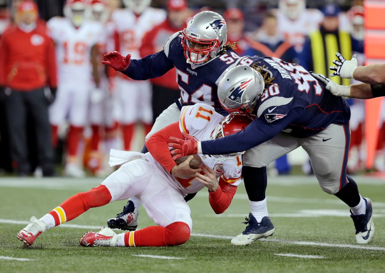 7.- Kansas City Chiefs - 16 de enero del 2016 (20-27 en New England Patriots) (Playoffs Divisionales).- Dos touchdowns de Rob Gronkowski lo colocaron como el ala cerrada con más anotaciones en la historia de la postemporada y los Patriots rompieron una racha de 11 triunfos al hilo para los Chiefs.