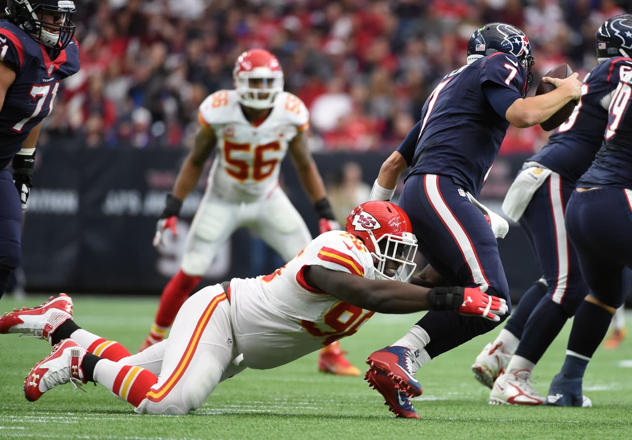 11.- Houston Texans - 9 de enero del 2016 (0-30 Kansas City Chiefs) (Ronda de Comodines).- Los Chiefs rompieron una racha de ocho derrotas al hilo en postemporada y 21 temporadas sin victoria en playoff en la misma ciudad de Houston donde lograron esa misma proesa con Joe Montana como quarterback. Esa vez, la defensiva forzó cuatro intercepciones de Brian Hoyer para consumar la blanqueada.