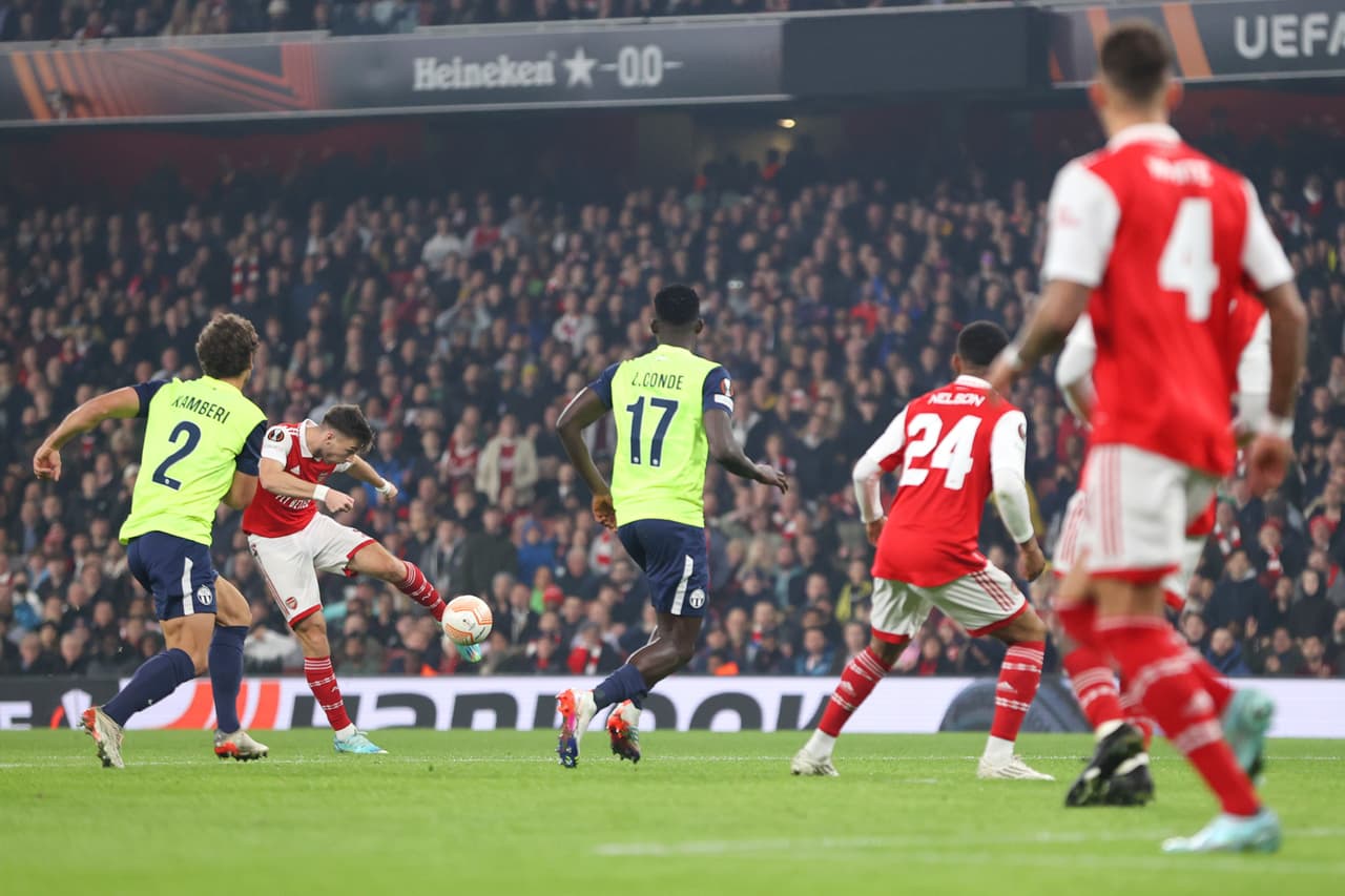 El Betis goleó 3-0 a Helsinki, PSV ganó de visita 2-0 a Bodo Glimt, Braga 2-1 Malmö quedó fuera de Europa League y Arsenal venció 1-0 a Zurich en Europa League.