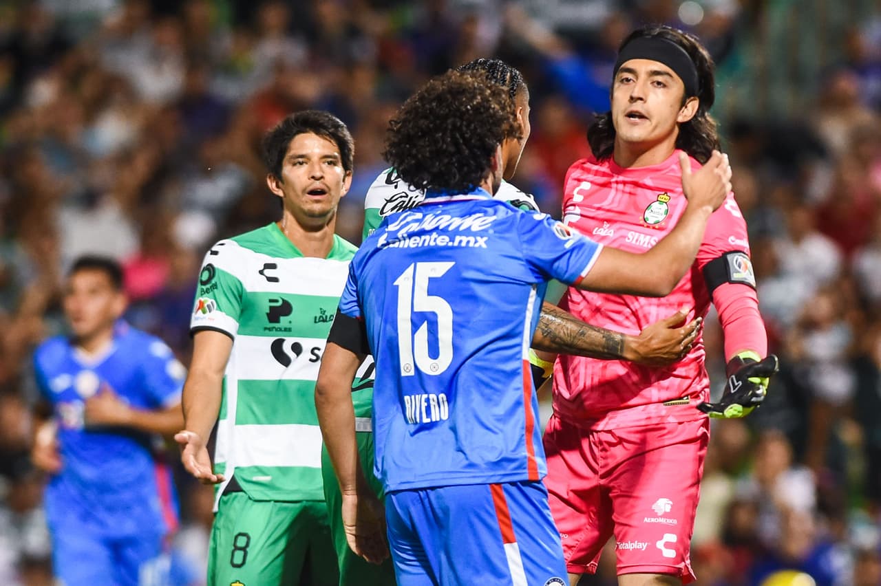 Santos fue contundente y goleó a Cruz Azul que sigue sin enocntrar la regularidad en el Apertura 2022.