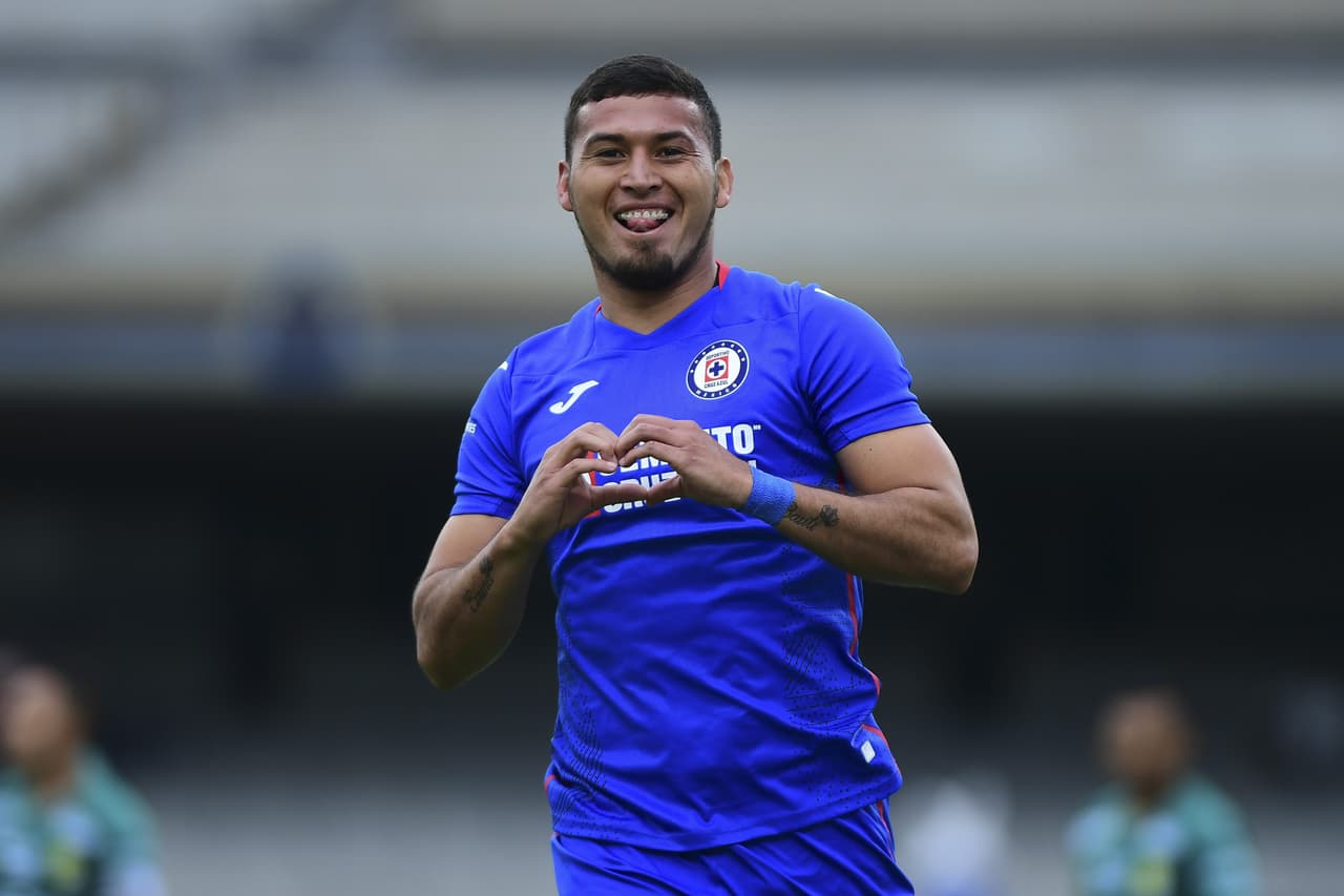 Apenas a los 4’ de juego, Juan Marcelo Escobar abrió el marcador para Cruz Azul.