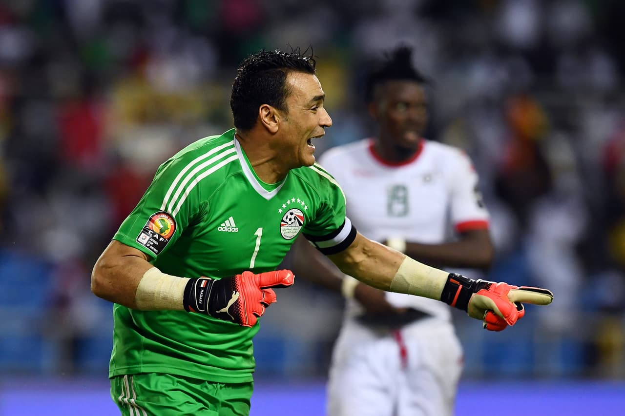 Essam El-Hadary tiene 44 años y es arquero titular en el Al-Ittihad Al-Iskandary de Egipto. Este veterano es la principal figura de la slección de su país.