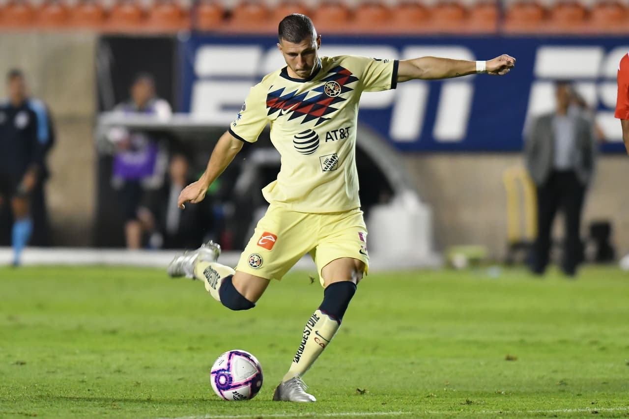 Si hubiera un jugador en la historia con el que Guido pudiera jugar, sería con la leyenda Diego Armando Maradona.