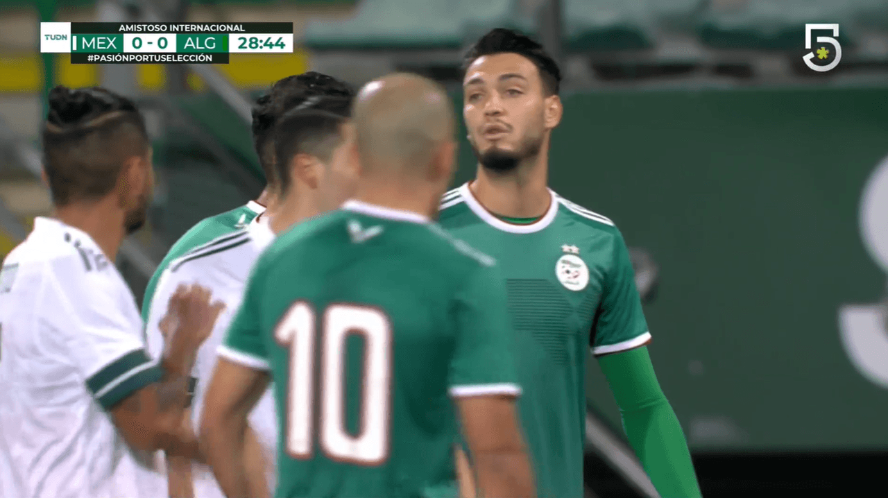 Hay posición adelantada de Héctor Herrera y se anula la oportunidad de gol