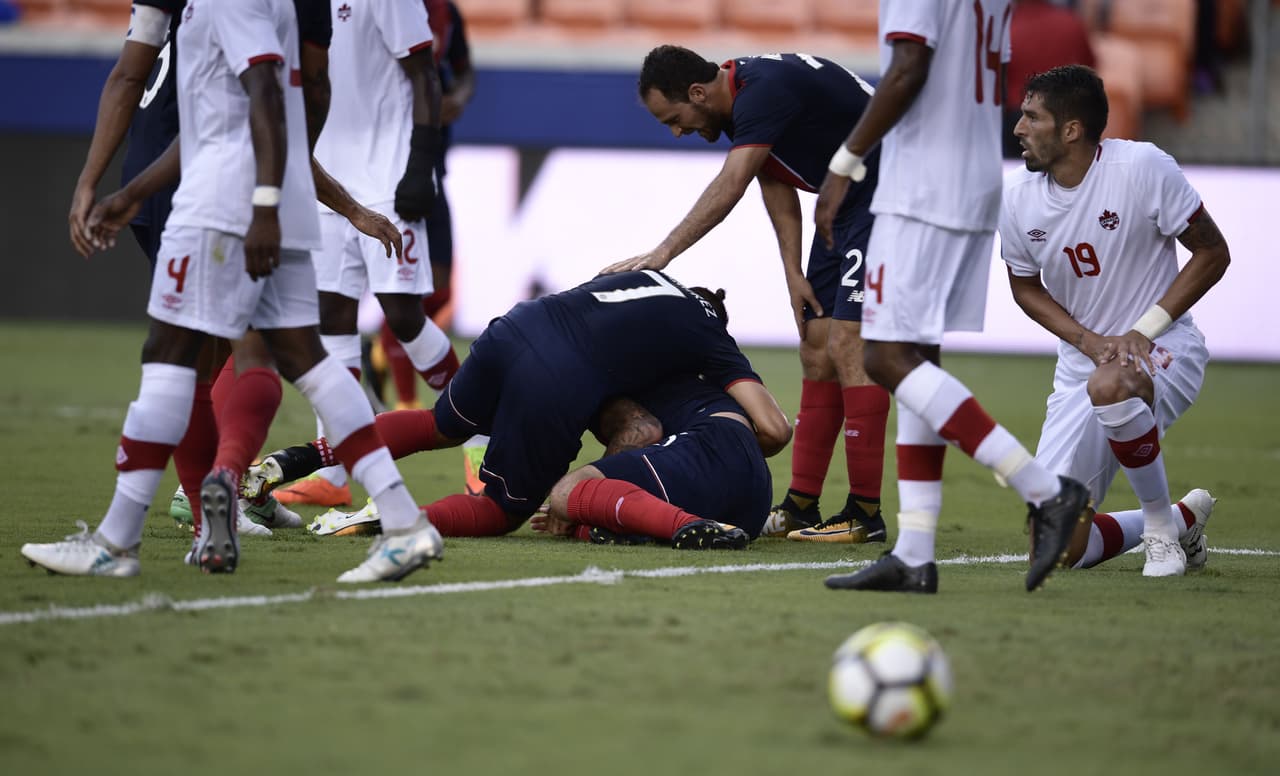 Gran celebración de Costa Rica tras marcar. Con cuatro puntos la clasificación a la siguiente ronda es muy probable.