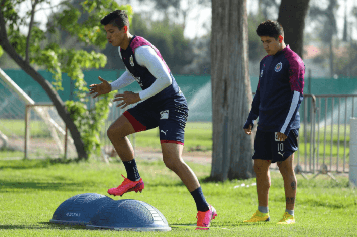 Chivas tiene tres bajas por lesión para la Copa GNP por México