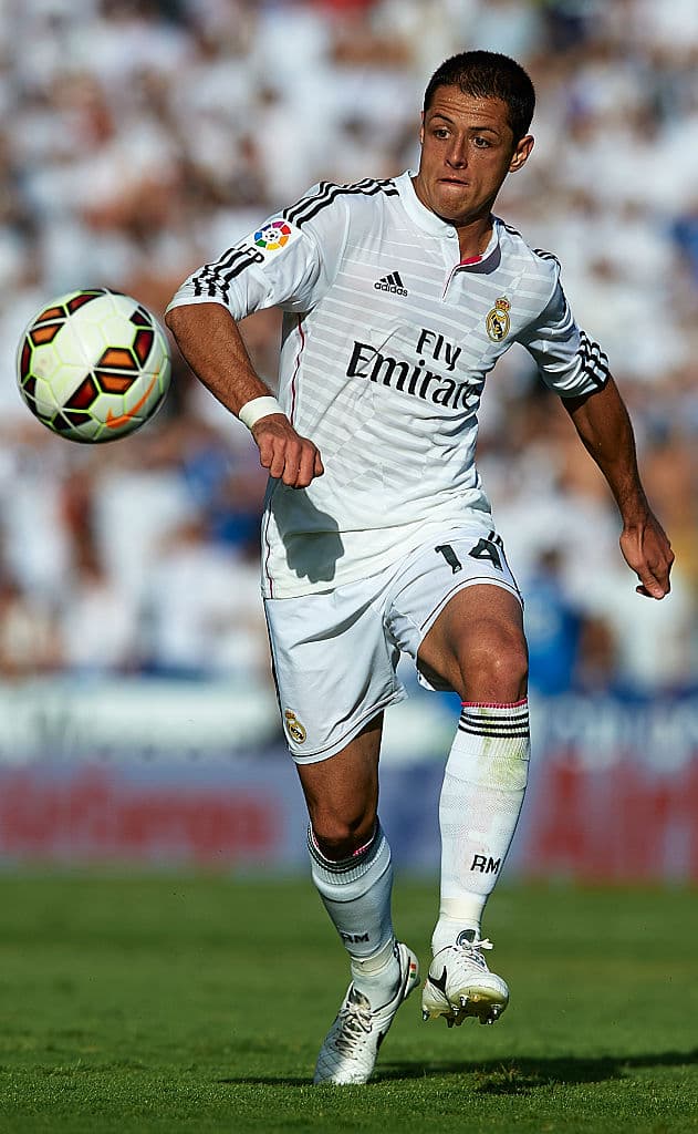 A sus 26 años, "el Chicharito" hizo su debut con el Real Madrid en el Derbi del 13 de septiembre de 2014, partido que perdieron en el Santiago Bernabéu 1-2.